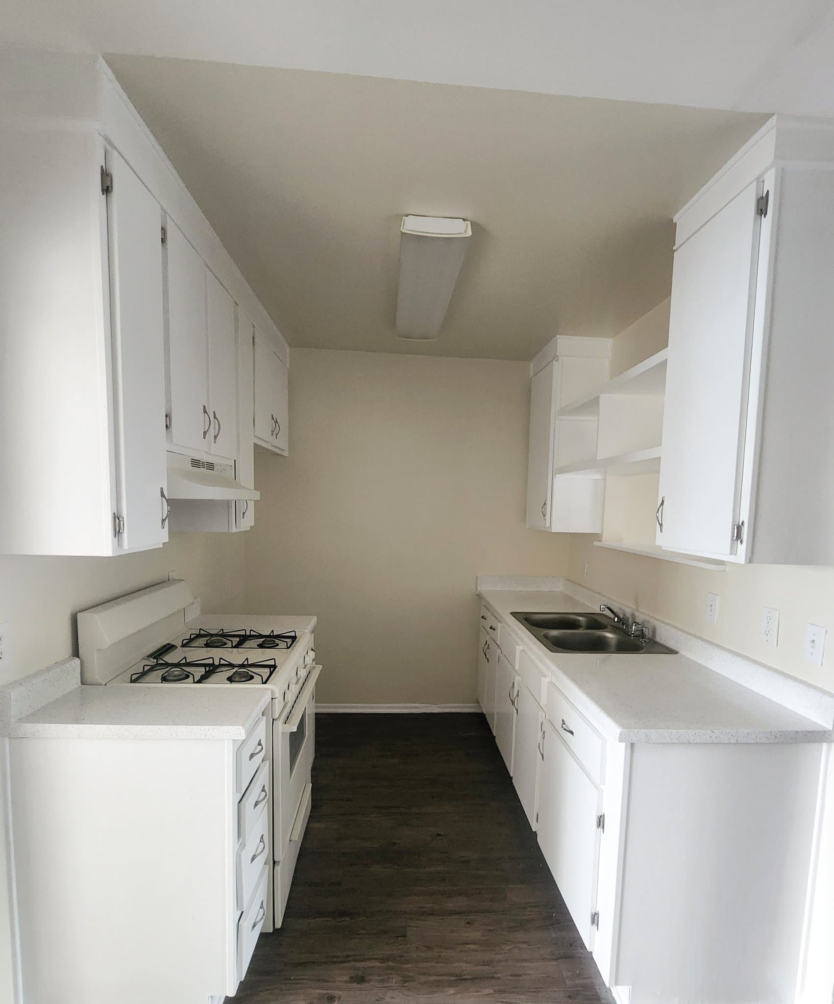 North Hollywood Apartment: 12745 Vanowen Street