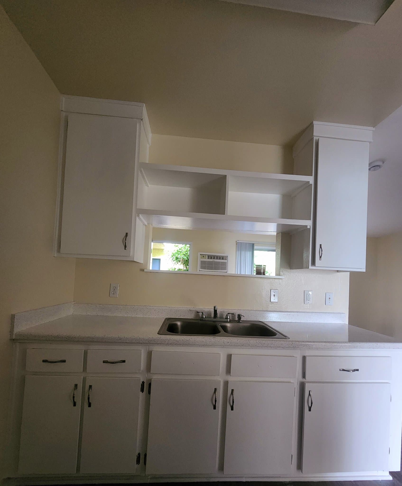 North Hollywood Apartment: 12745 Vanowen Street