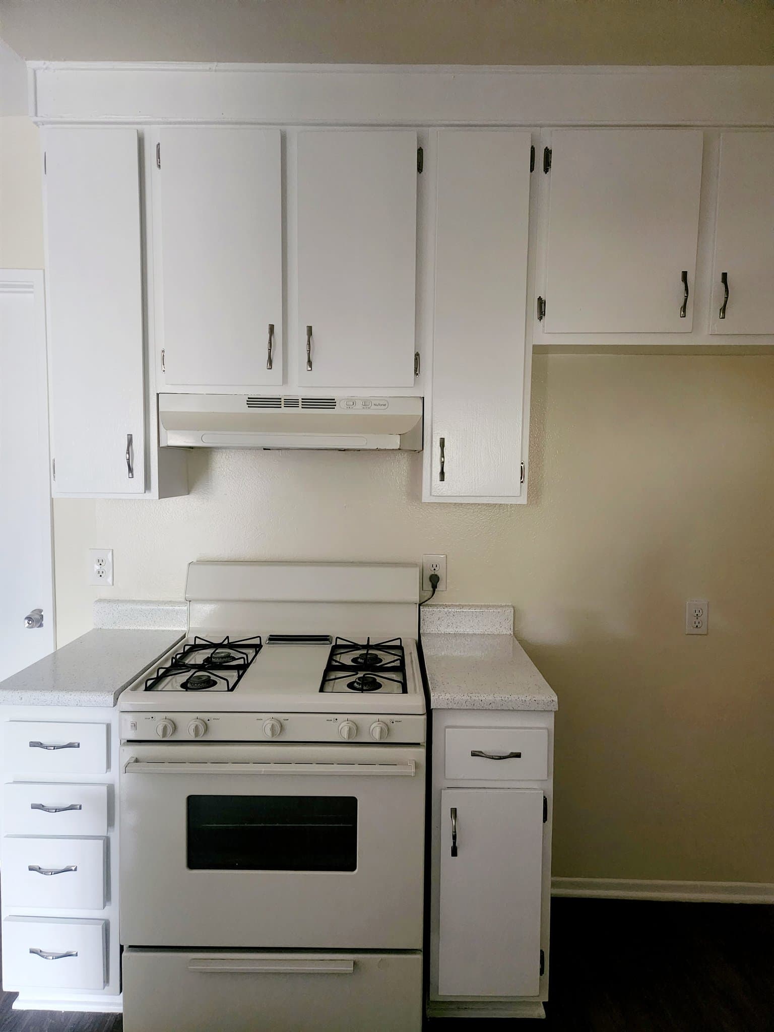 North Hollywood Apartment: 12745 Vanowen Street