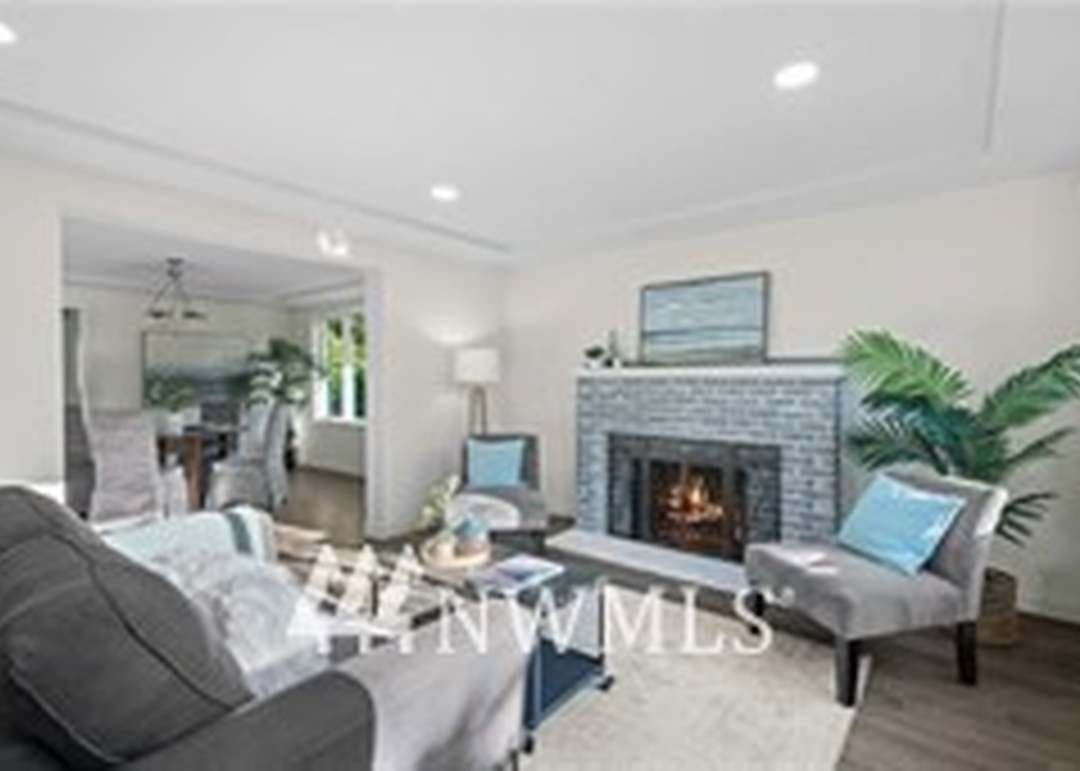 Tacoma House: 815 S 96th St