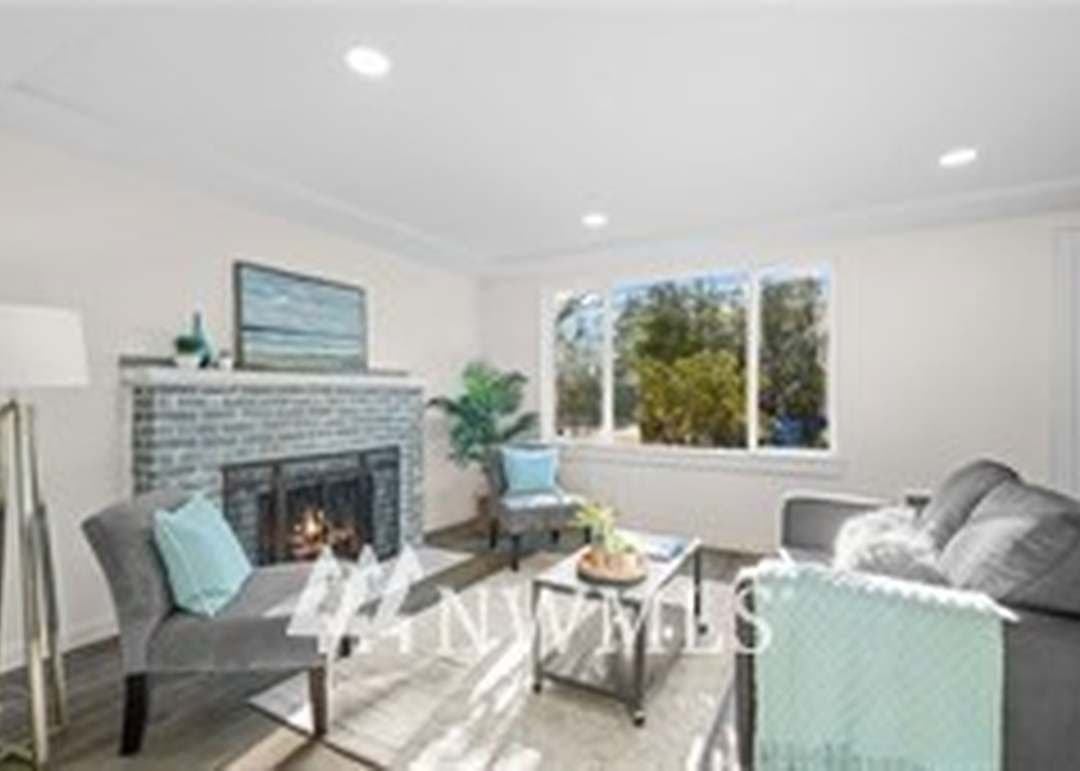 Tacoma House: 815 S 96th St