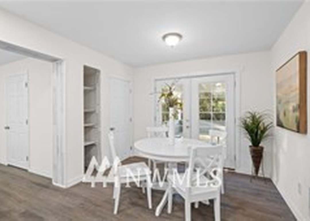 Tacoma House: 815 S 96th St