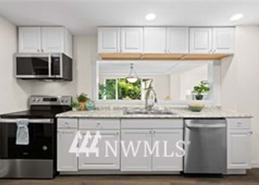 Tacoma House: 815 S 96th St