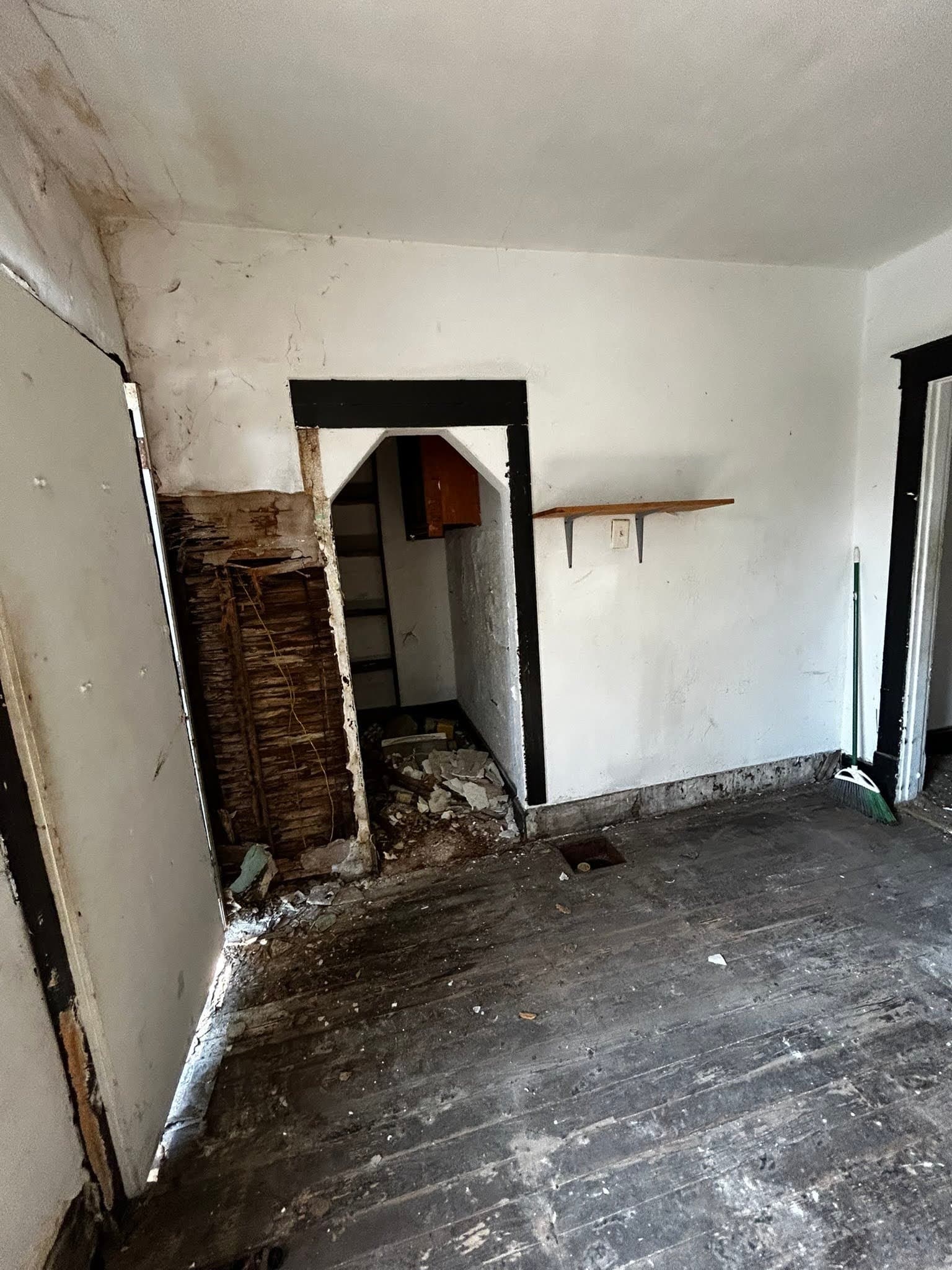 East St.Louis House: 556 Wimmer Pl
