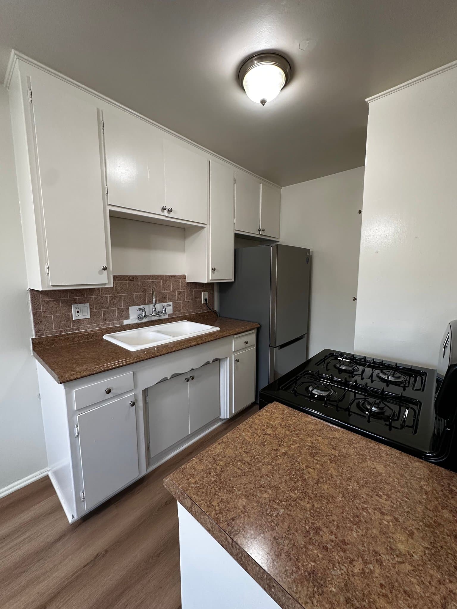 Pasadena Apartment: 516 N. Mar Vista Ave