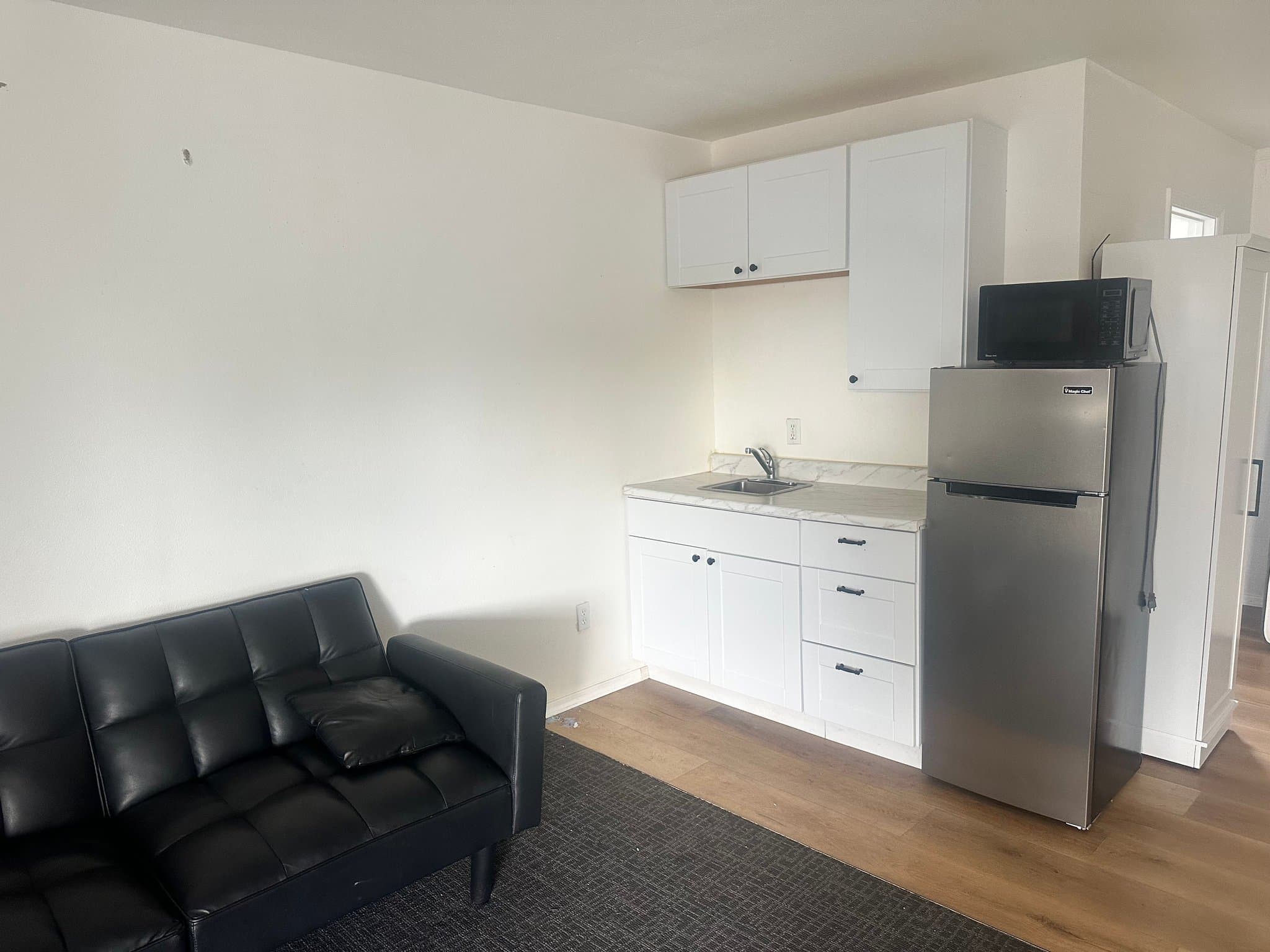 Holbrook Apartment: 310 W Hopi Dr