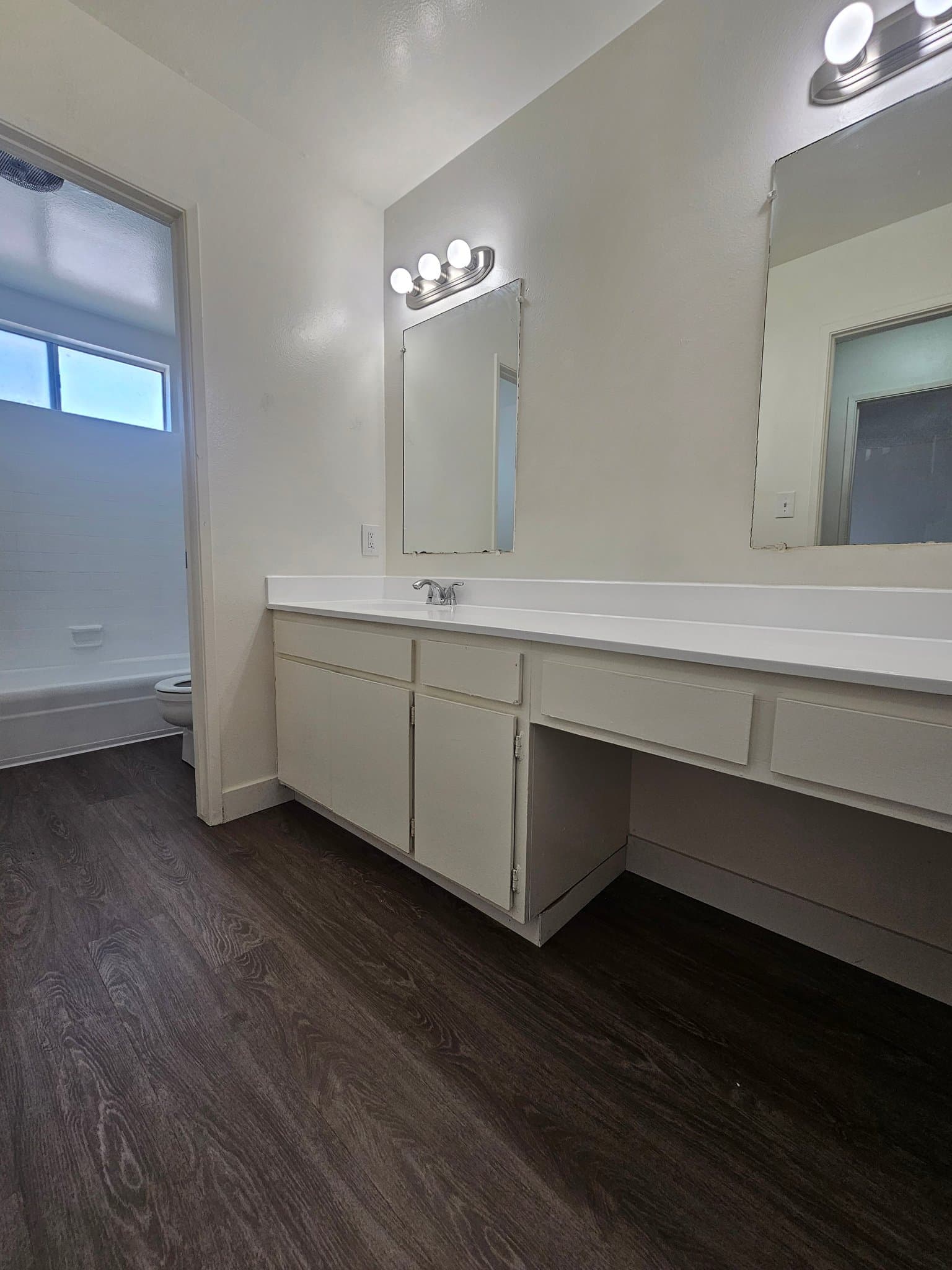 Ontario Apartment: 1135 W I Street