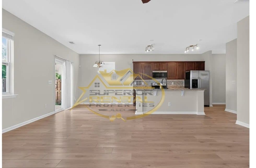 Columbia House: 116 Jersey Ln