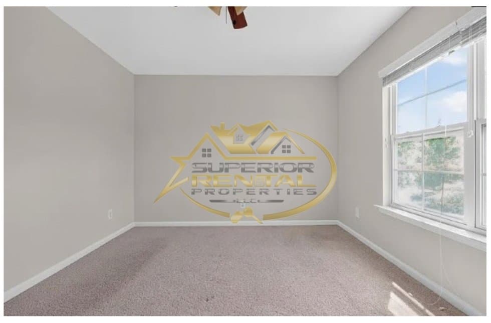 Columbia House: 116 Jersey Ln