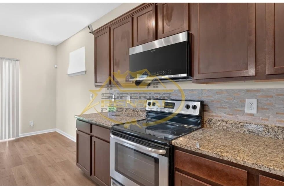 Columbia House: 116 Jersey Ln