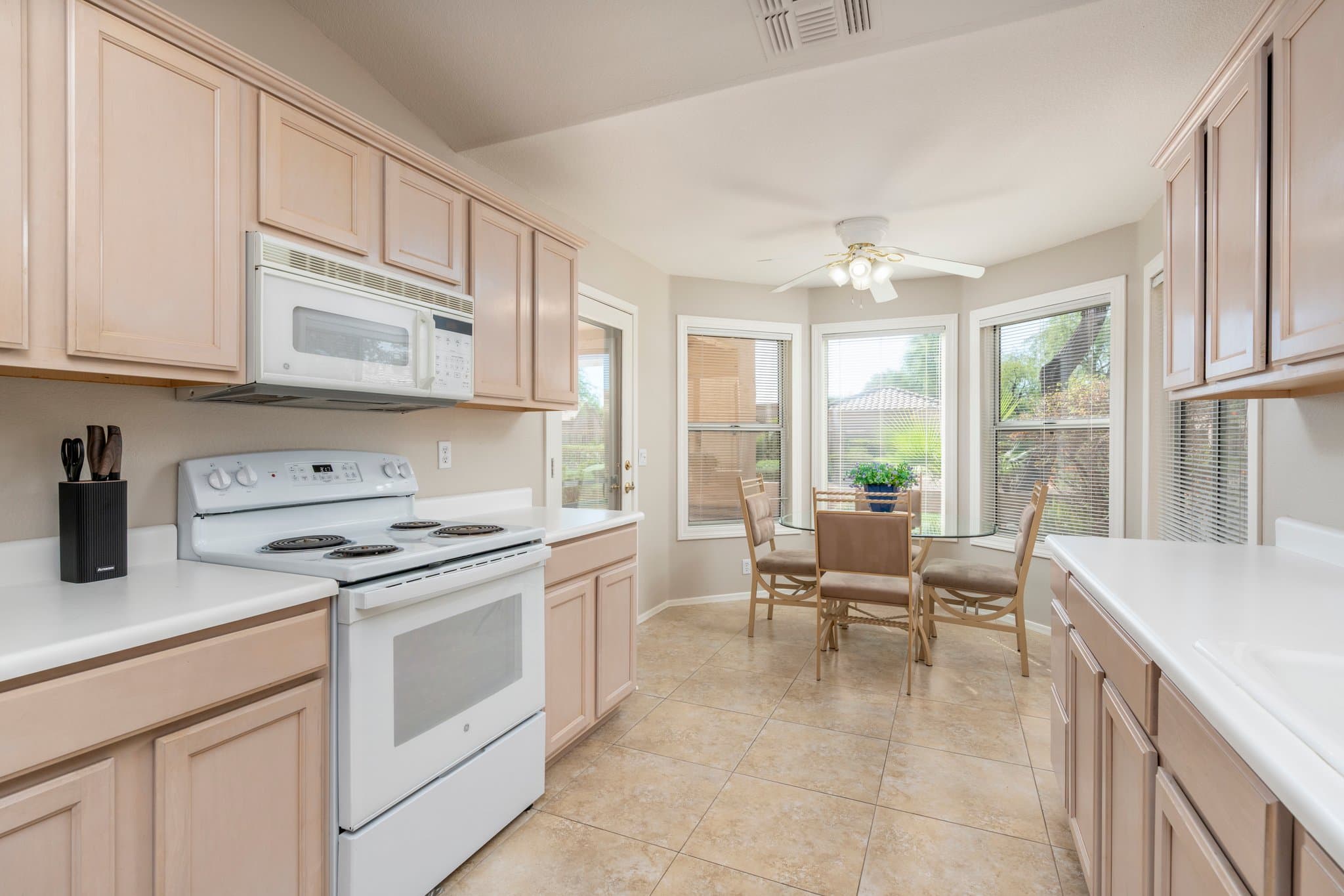 Peoria Townhome: 19034 N 83rd Dr