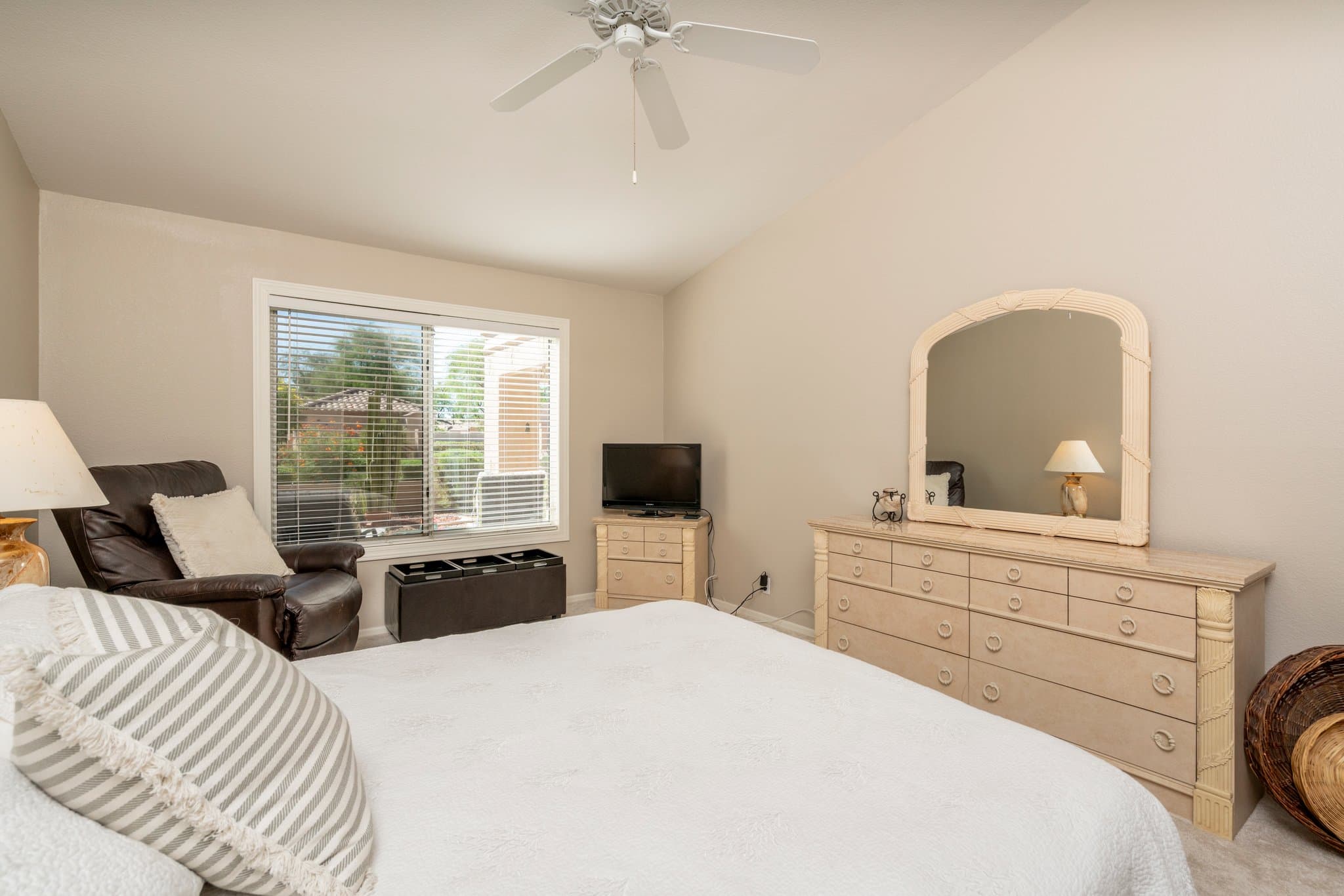 Peoria Townhome: 19034 N 83rd Dr