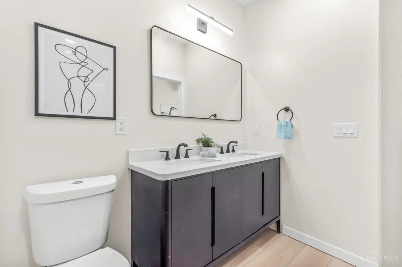 Cincinnati House: 4140 Kirby Ave