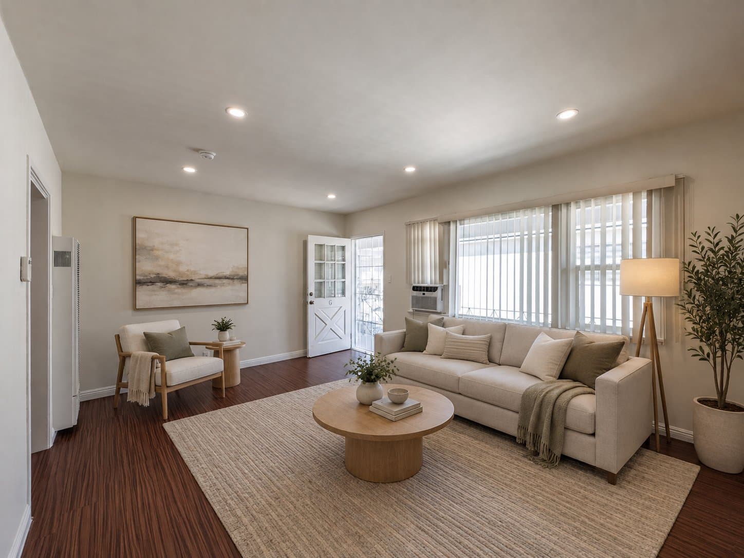 Glendale Apartment: 421 E Acacia Ave