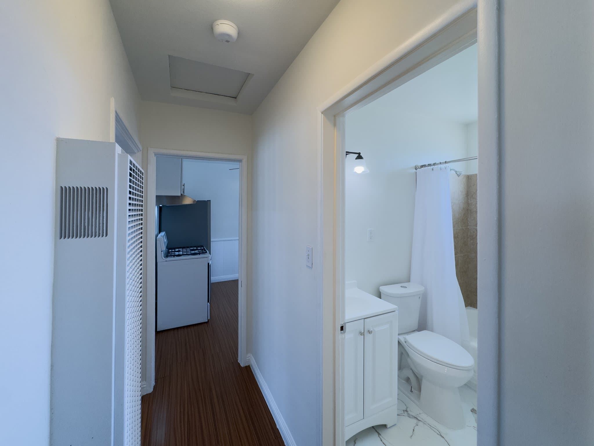 Glendale Apartment: 421 E Acacia Ave