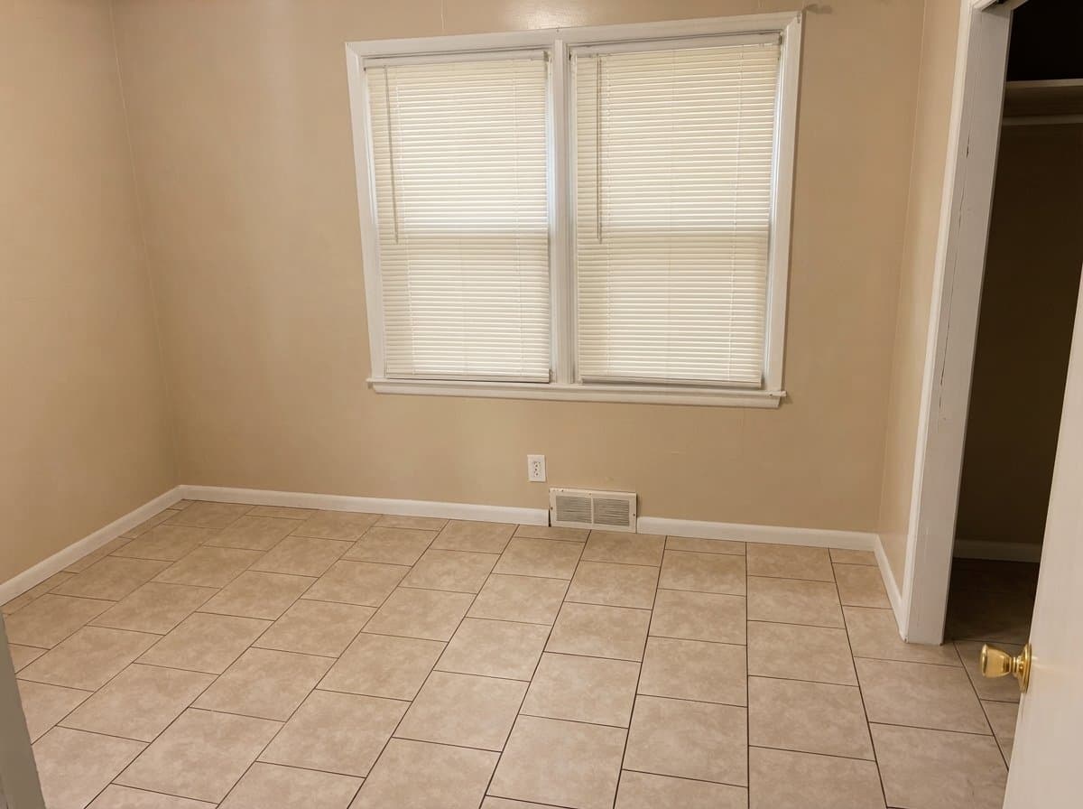 Lincoln House: 5501 Franklin Street