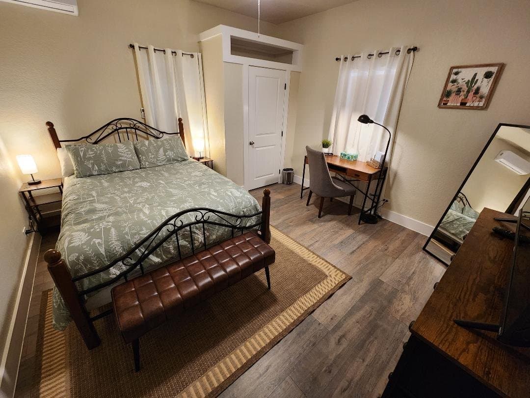 San Antonio House: 1616 San Fernando St