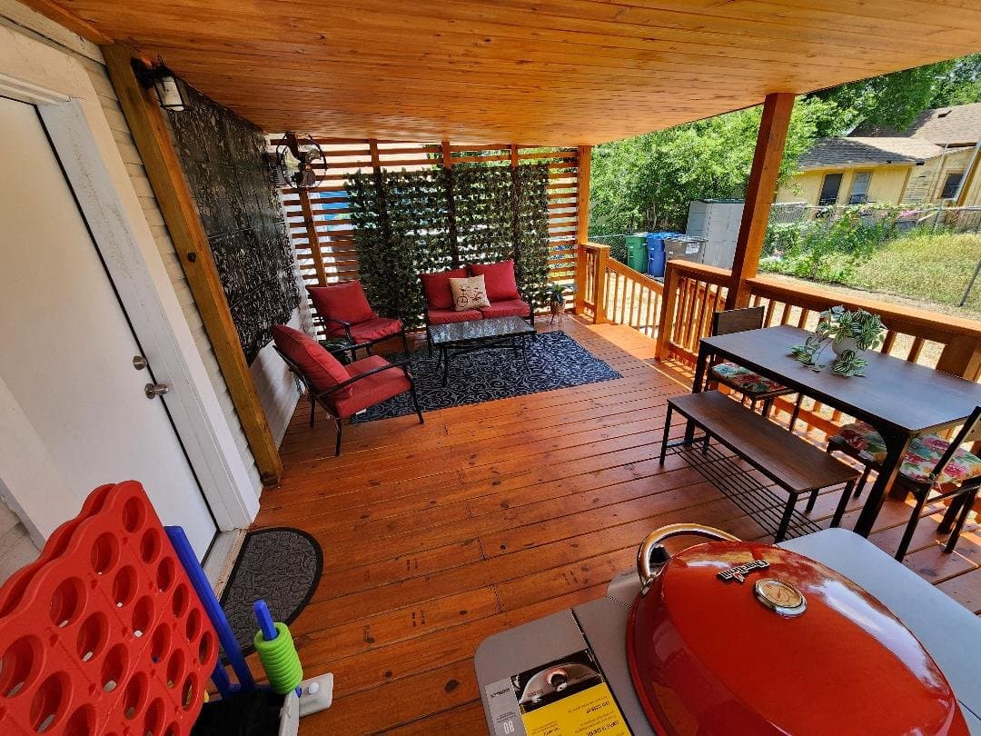 San Antonio House: 1616 San Fernando St