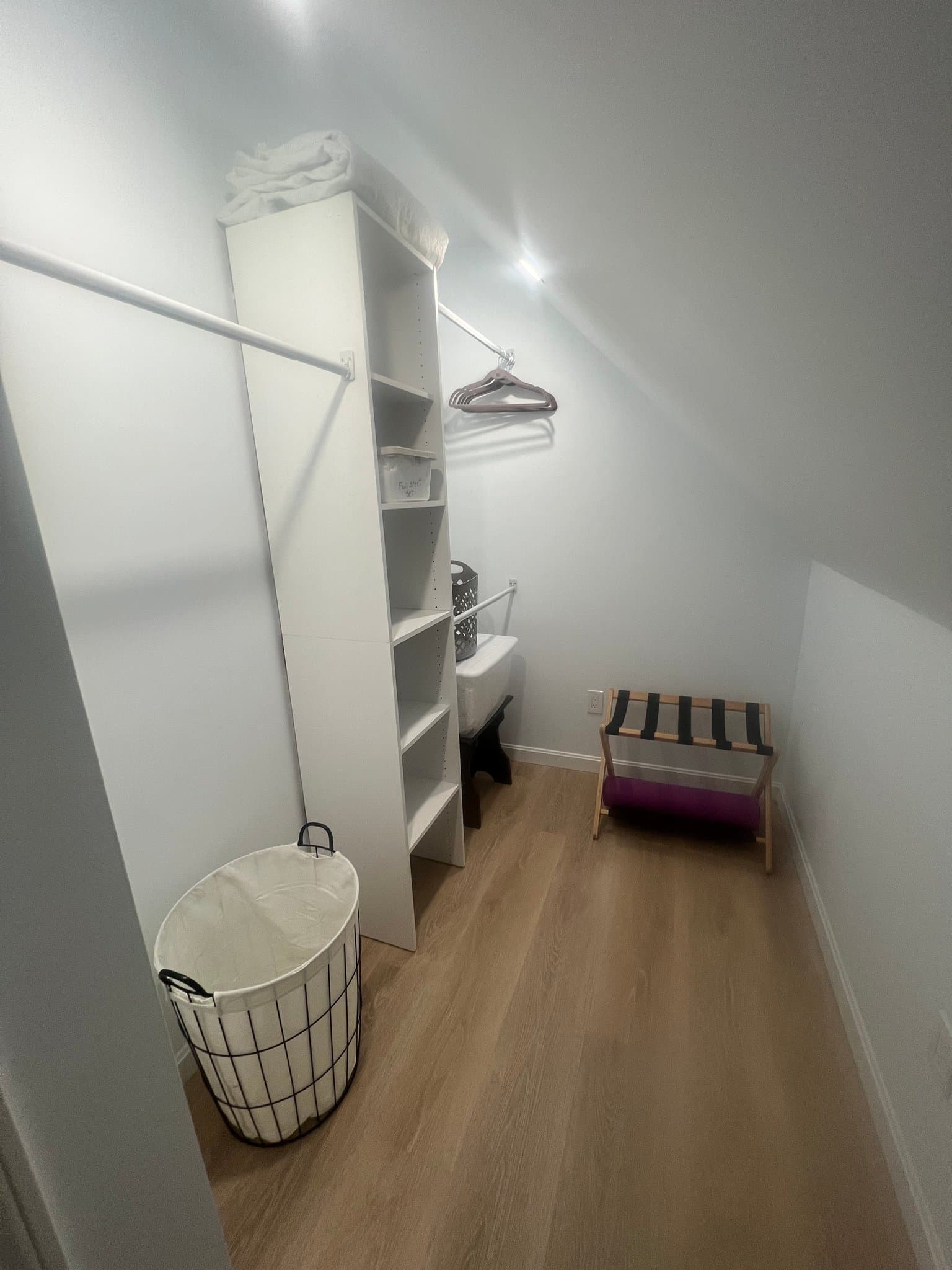 Warwick House: 156 Tiernan Ave
