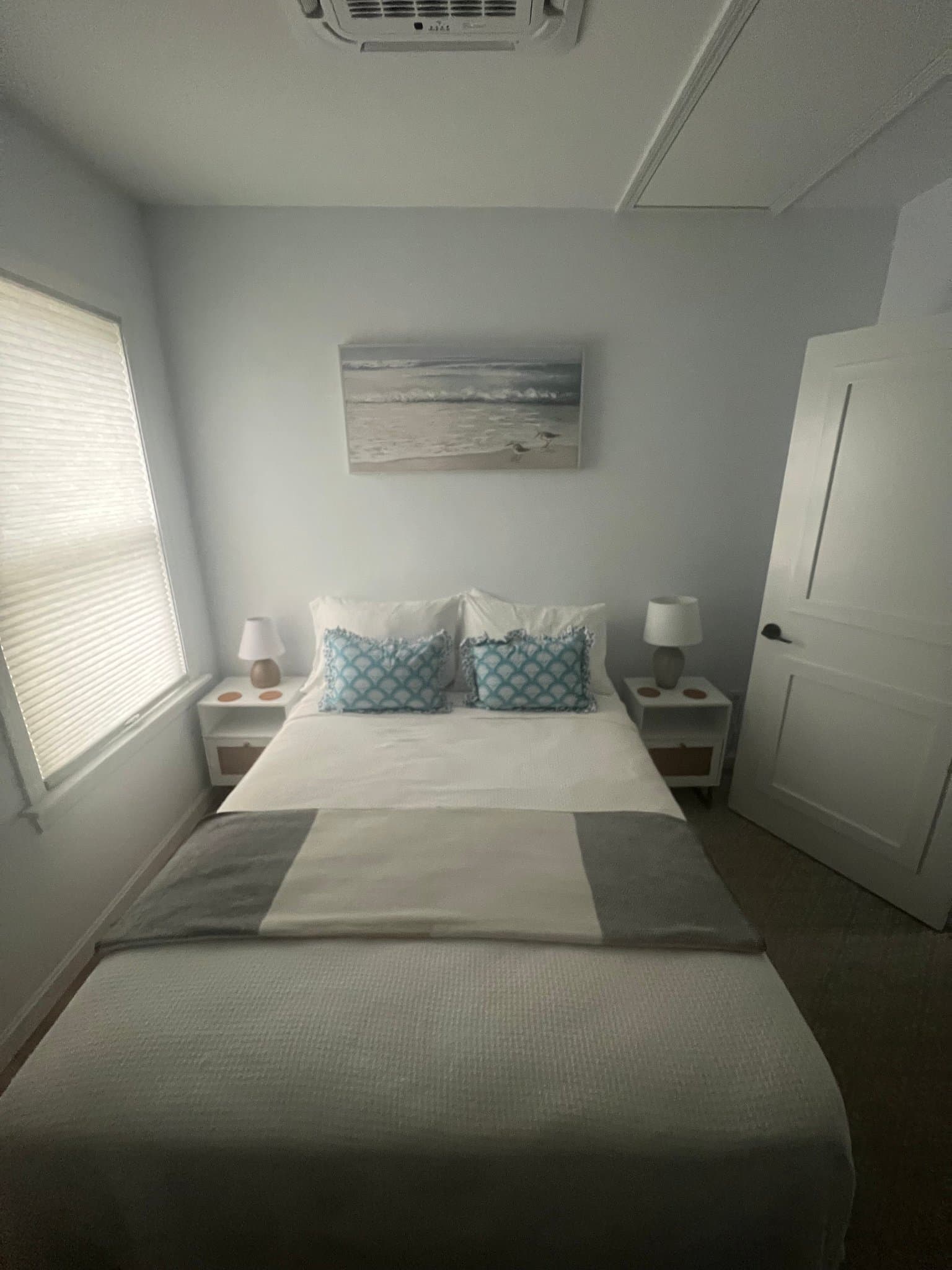Warwick House: 156 Tiernan Ave