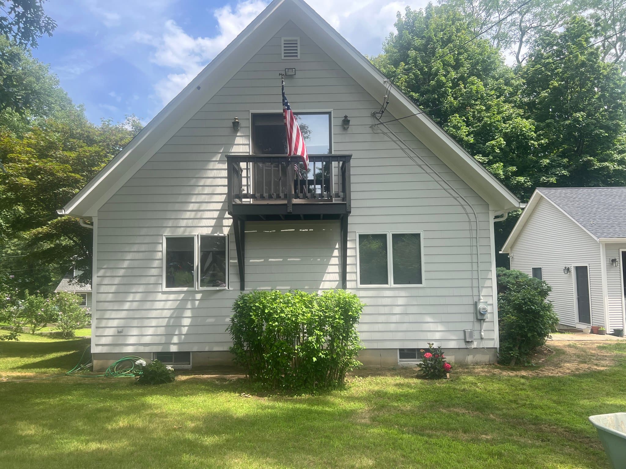 Warwick House: 156 Tiernan Ave