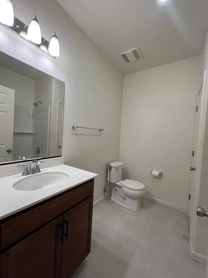 Clovis House: 4712 Sussex Ave