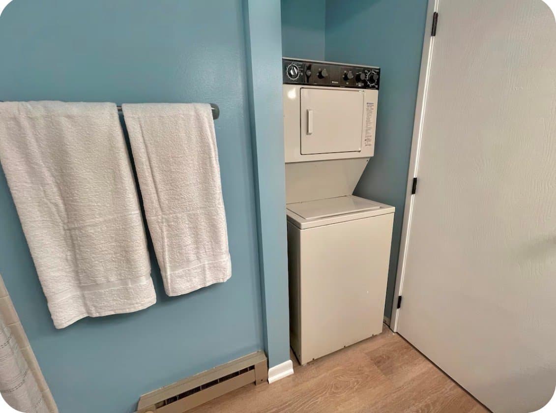 Port Clinton Condo: 202 W Lakeshore Dr