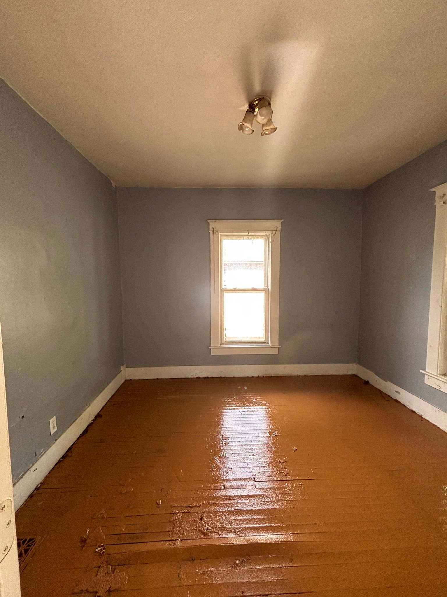 Decatur House: 2648 E Prairie St.