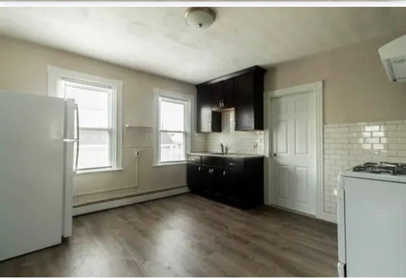 East Providence Apartment: 49 Ivy St