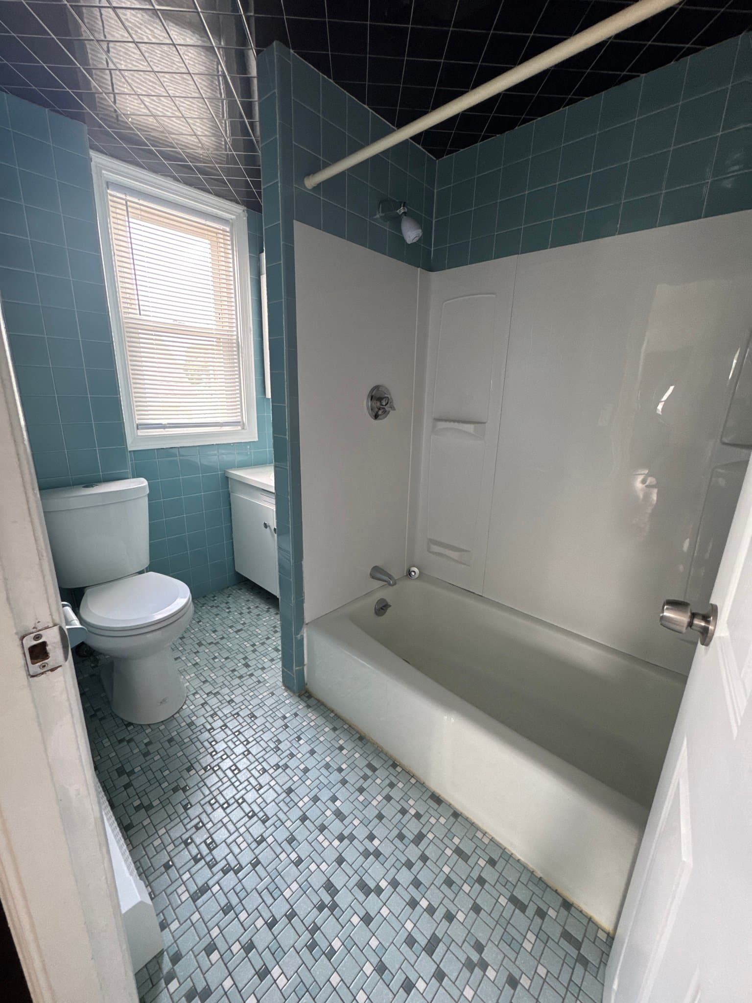 East Providence Apartment: 49 Ivy St