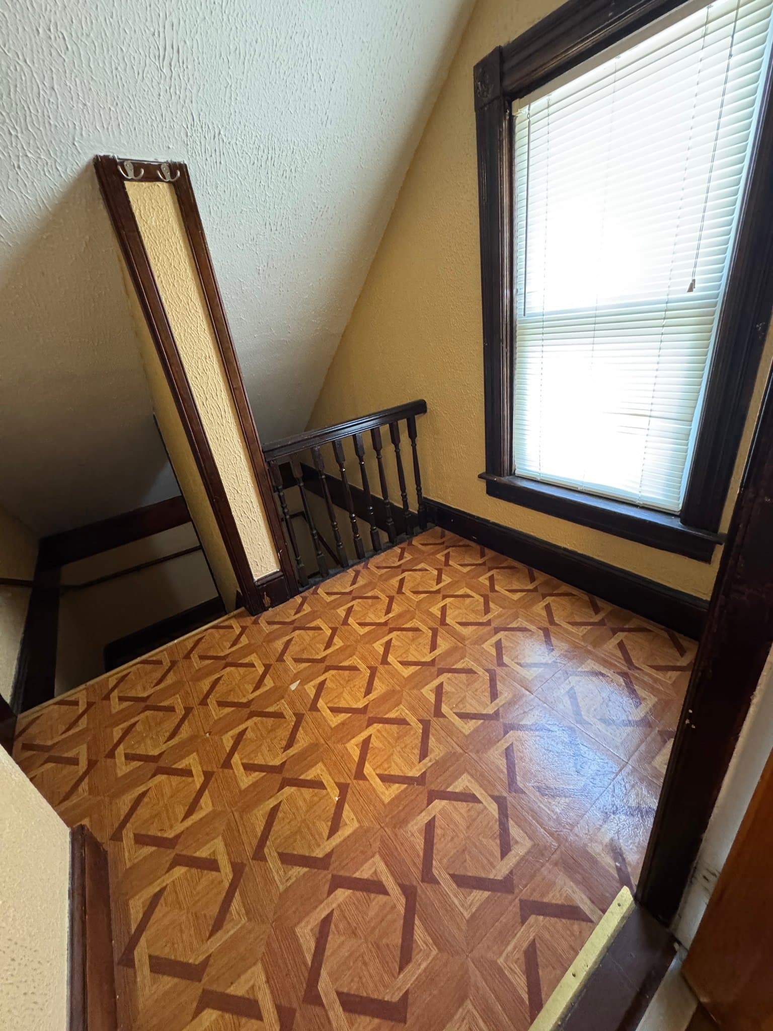 East Providence Apartment: 49 Ivy St