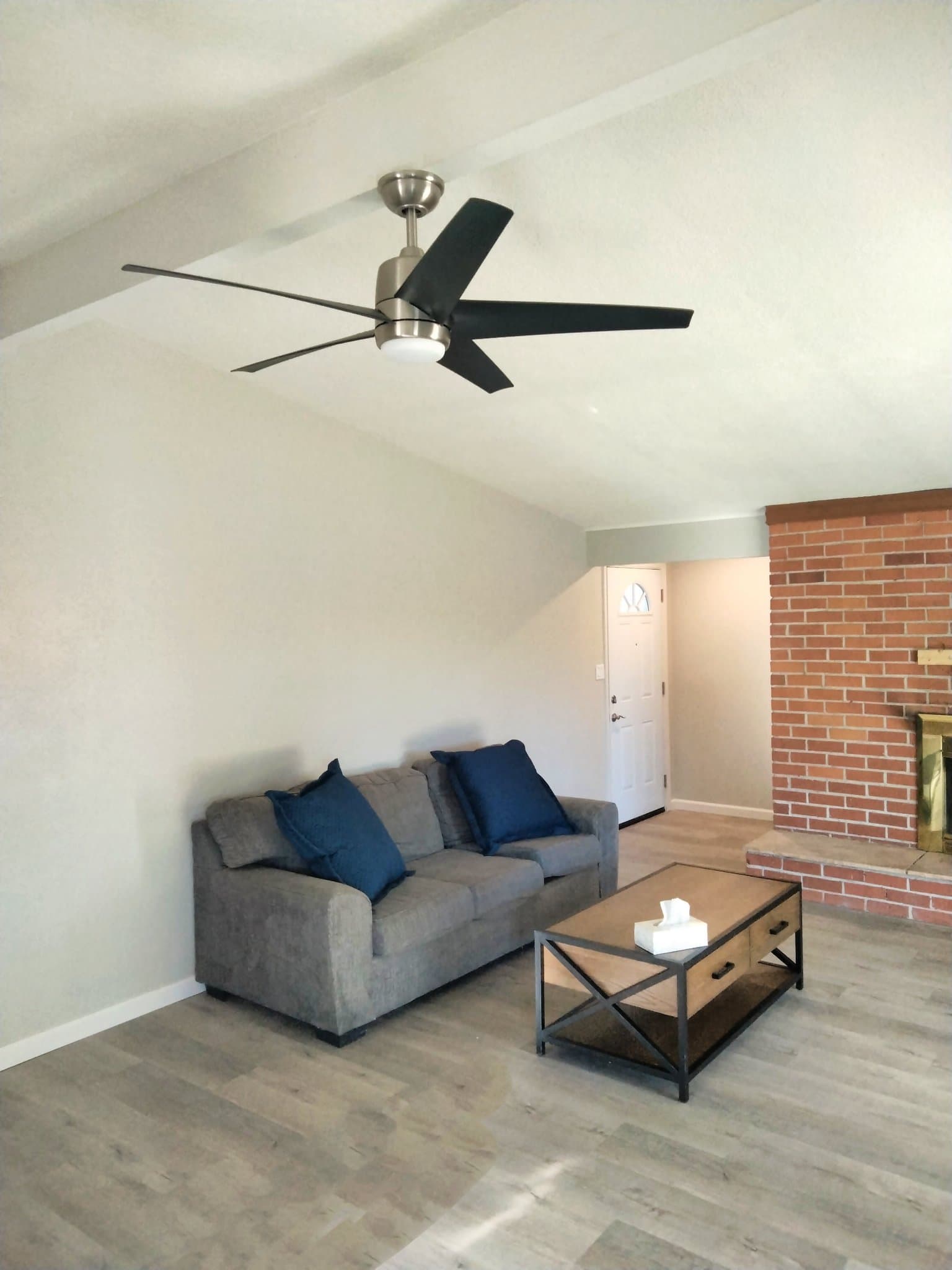 North Highlands Single Room: 6532 la Cienega Dr