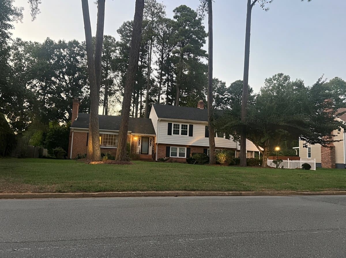 Richmond House: 318 N Wilkinson Rd