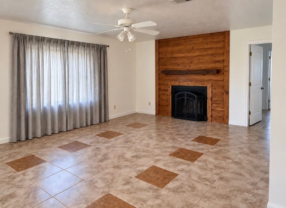 Wallis House: 36605 Lariat Ln