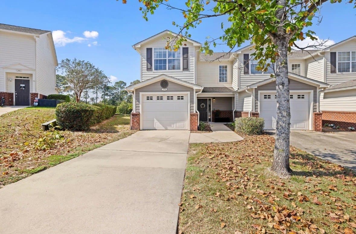 Crestview Townhome: 759 Majestic drive