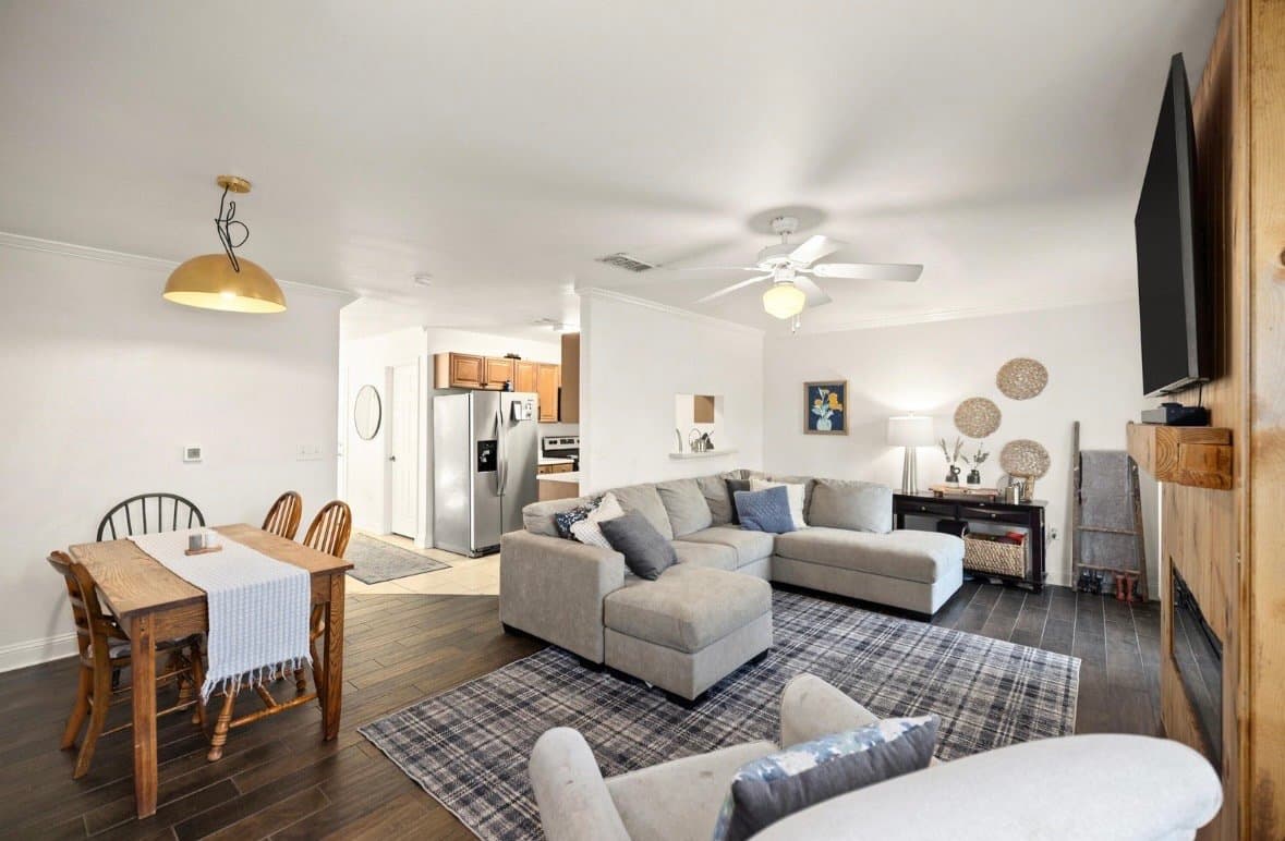 Crestview Townhome: 759 Majestic drive