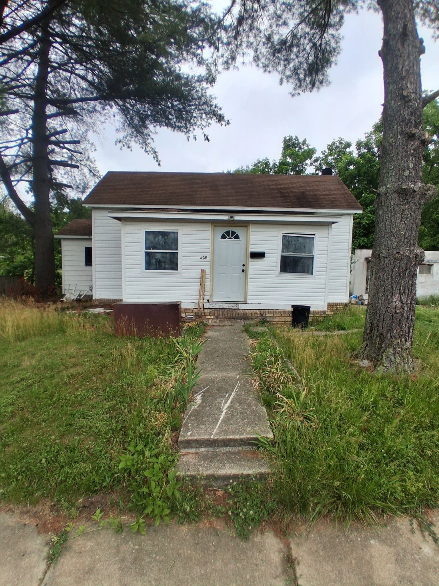 Benton House: 428 S. Central St.