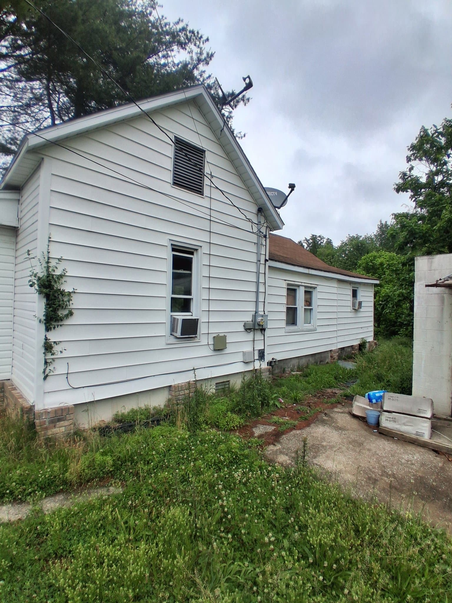 Benton House: 428 S. Central St.