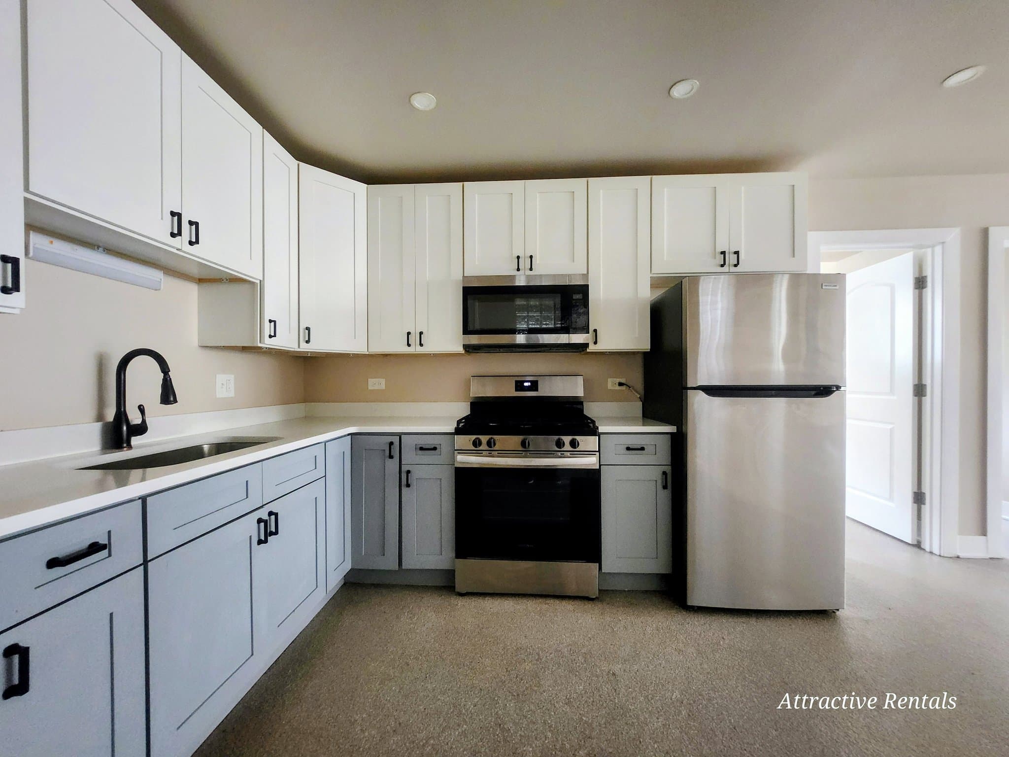 Chicago Apartment: 1432 W Marquette Rd #G