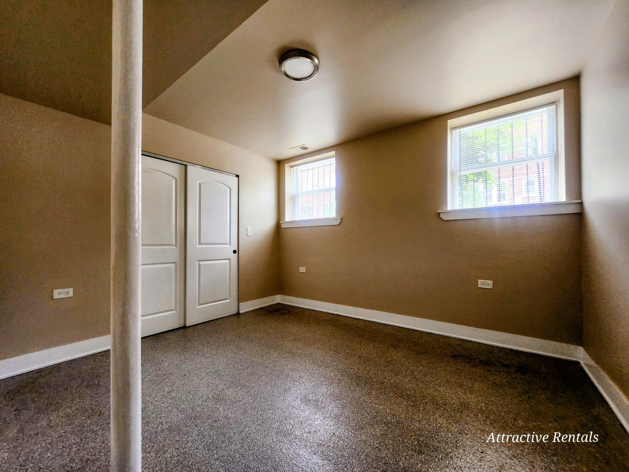 Chicago Apartment: 1432 W Marquette Rd #G