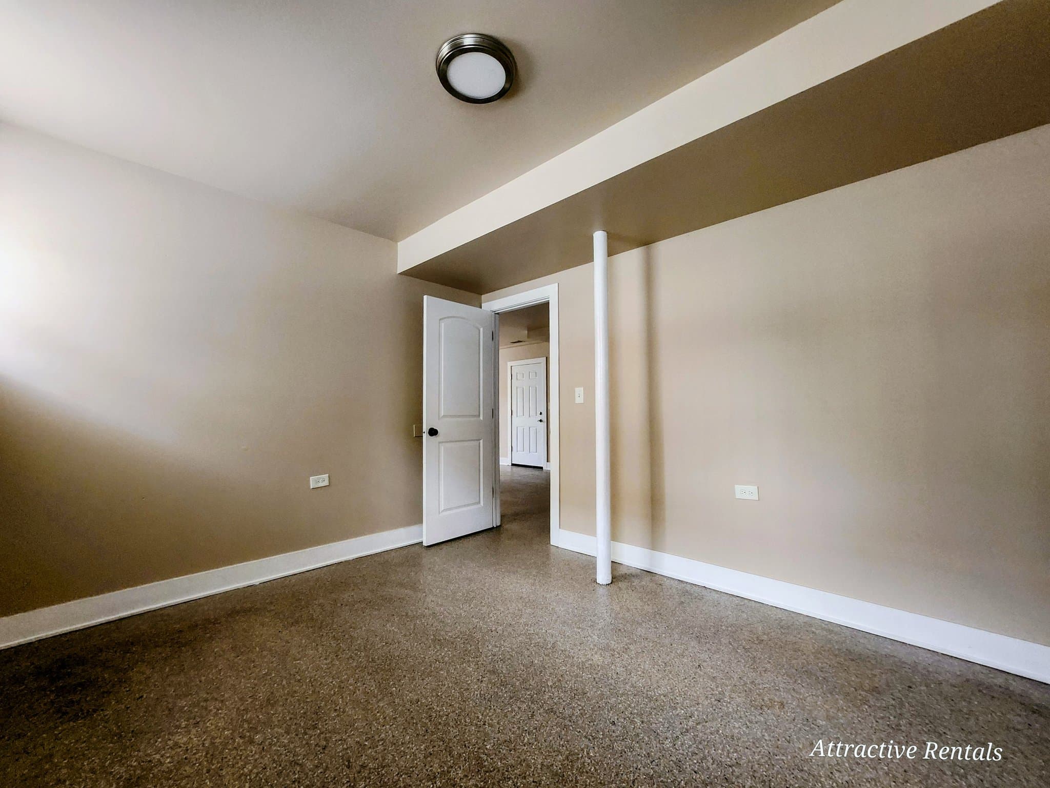 Chicago Apartment: 1432 W Marquette Rd #G