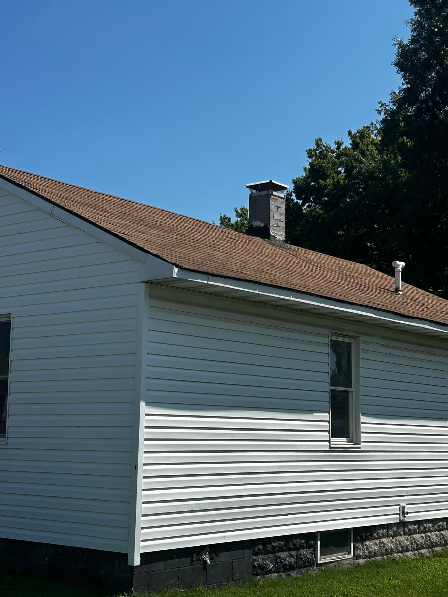 East Alton House: 224 Lincoln Avenue