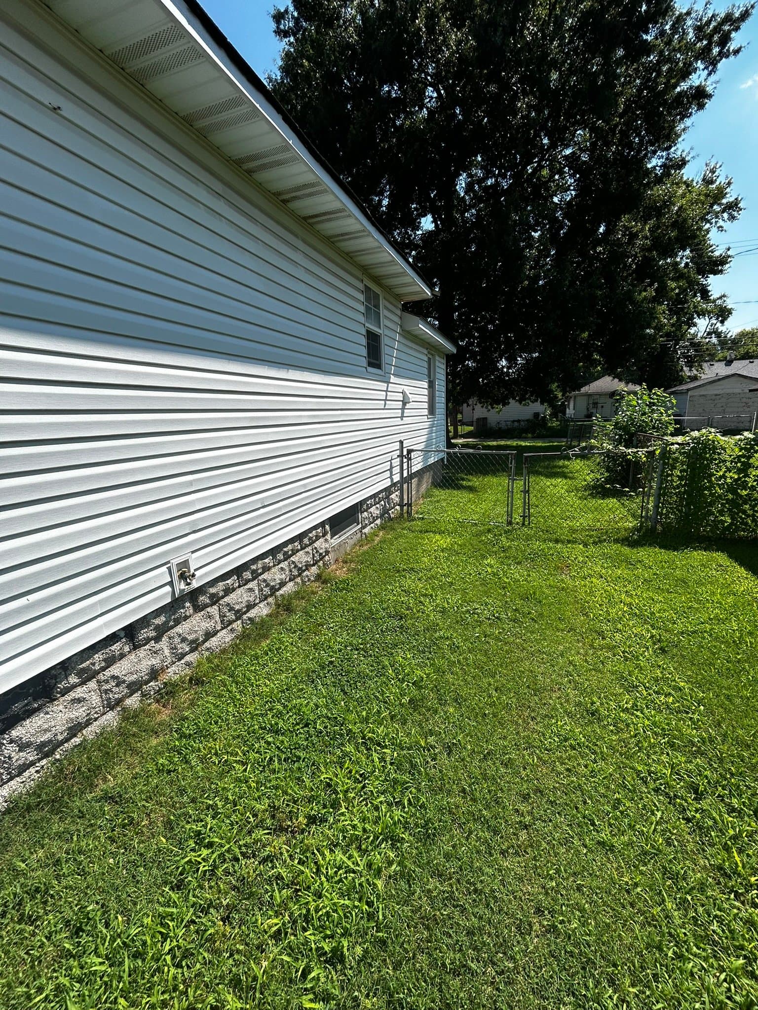East Alton House: 224 Lincoln Avenue