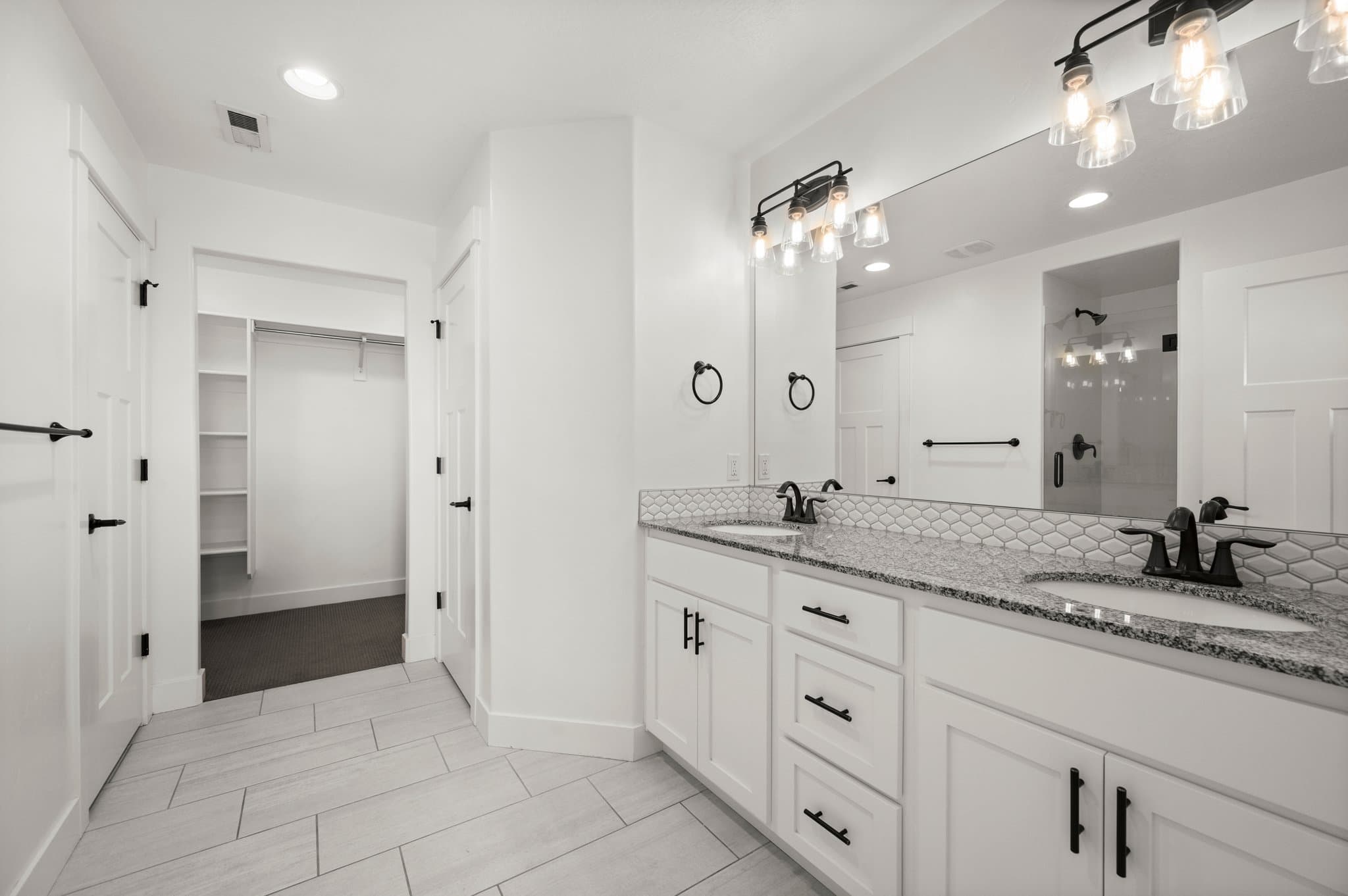 Riverton Single Room: 15392 S Skyraider Ln
