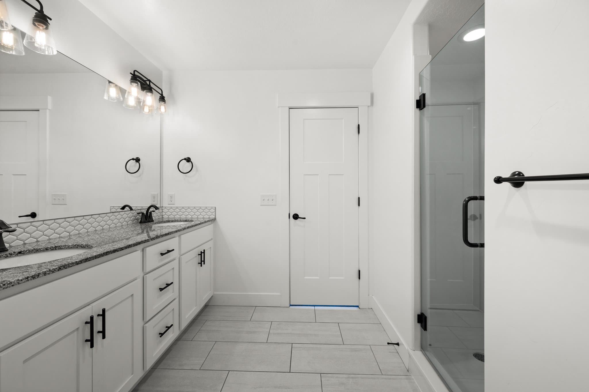 Riverton Single Room: 15392 S Skyraider Ln