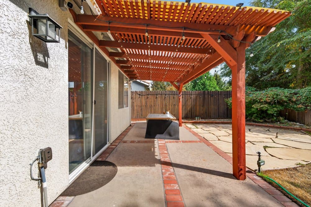 West Sacramento House: 1647 Gateway Dr