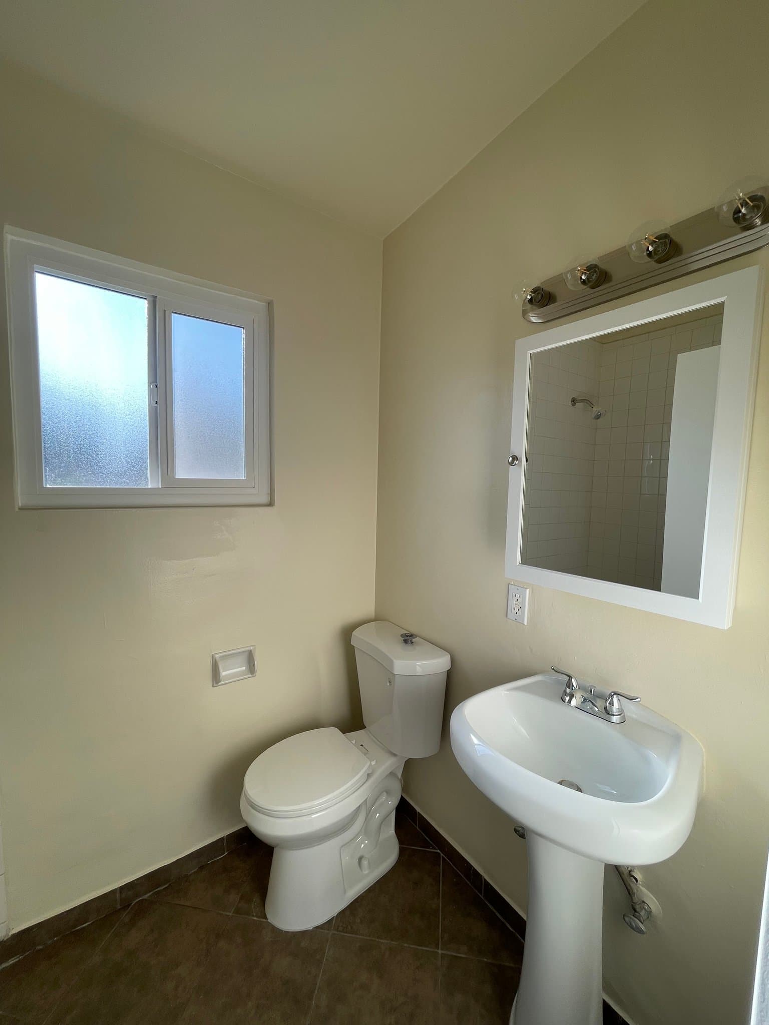 Van Nuys Apartment: 14207 Sylvan St