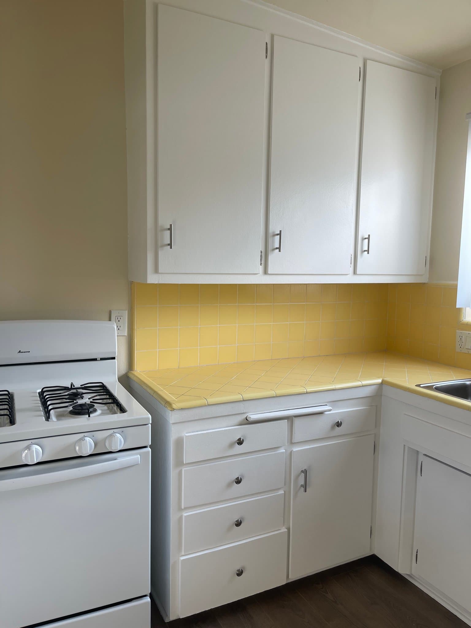 Van Nuys Apartment: 14207 Sylvan St