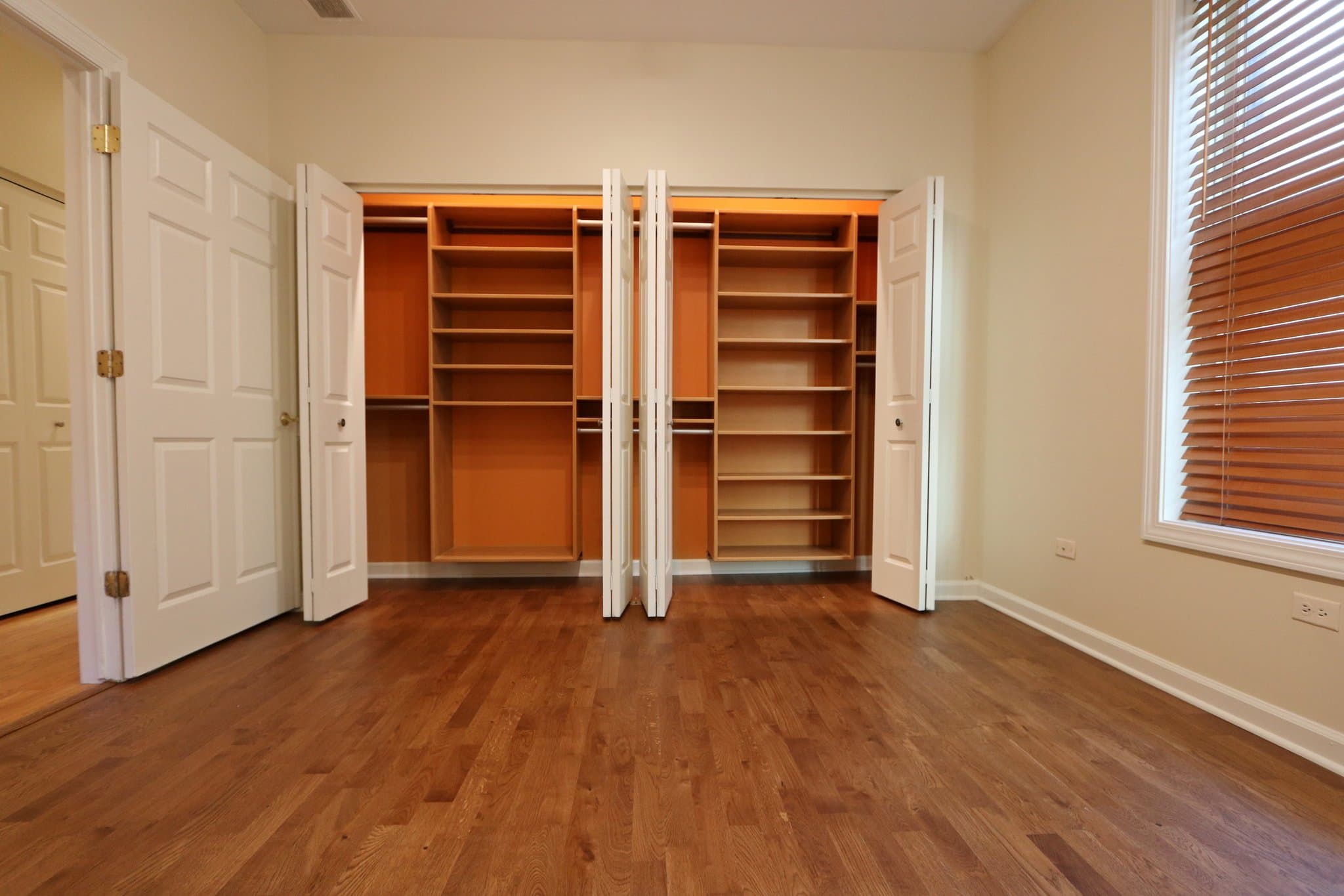 Chicago Condo: 4230 N Broadway St