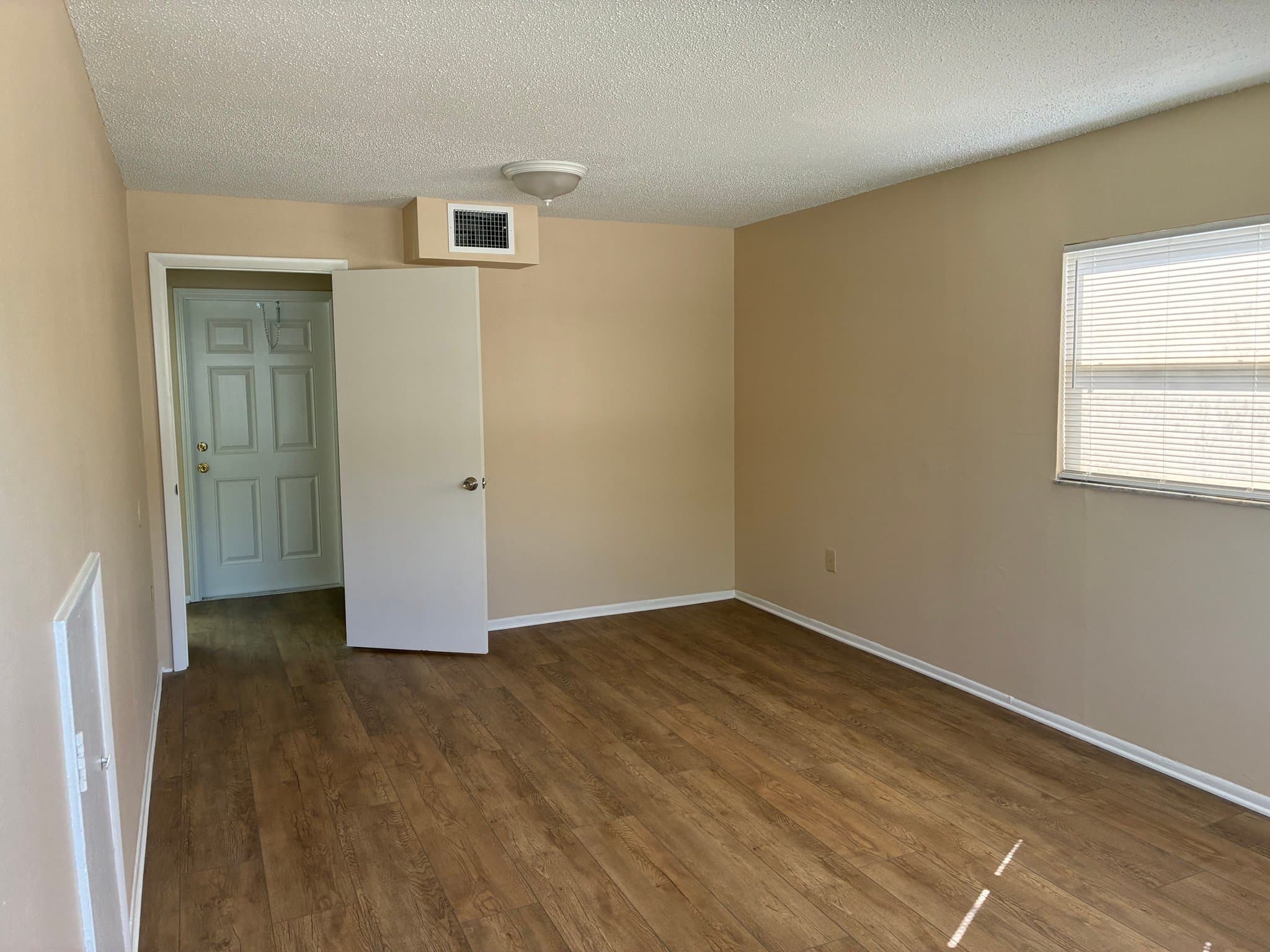 Bradenton House: 714 65th Ave. East